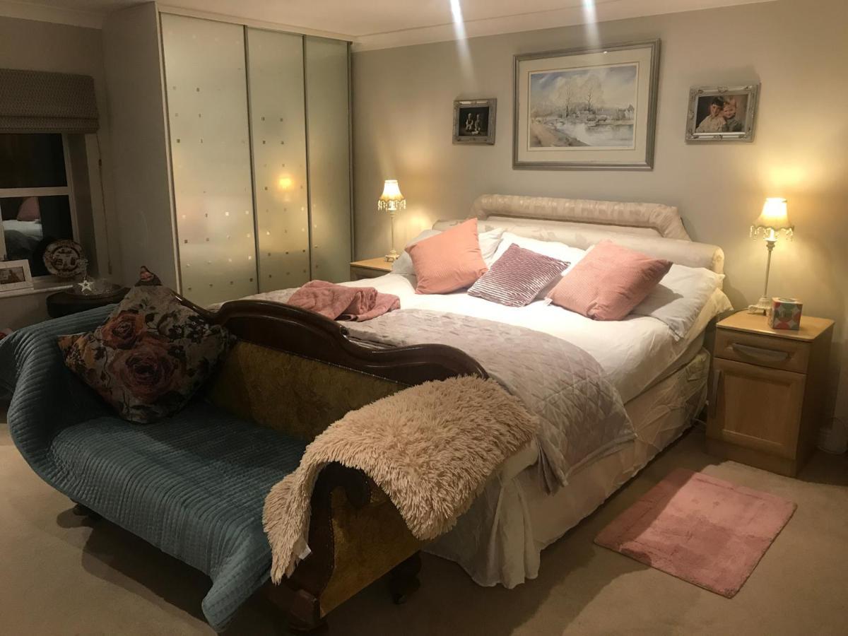 The Master Suite, Enjoy The Countryside In Style Ashover Exterior photo