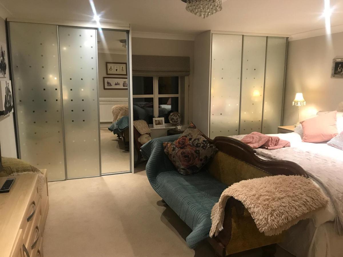 The Master Suite, Enjoy The Countryside In Style Ashover Exterior photo